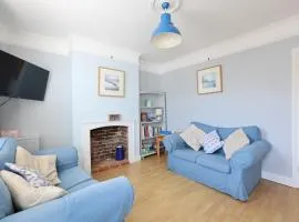 Charming Seaside Cottage in Pakefield Dog Friendly 2 min walk to Beach