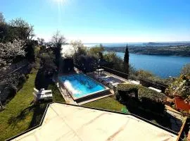 Apt QUARZO Salò magic lake view