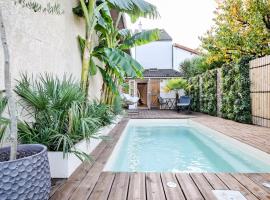 Quiet Studio with Pool near Paris & Disneyland, hotel i Fontenay-sous-Bois