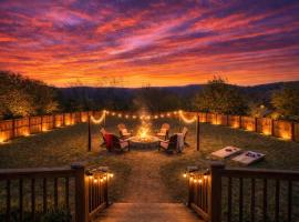 One Level, Pet Friendly, Huge Fenced in Yard, Views, EasyRoads, Pool Table, Spa, Theater, Outdoor fun, hotel a Sevierville