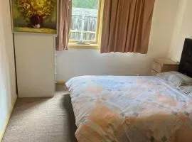 E Convenient, livable, and close to commercial districts近商圈电车大学便利别墅大床房