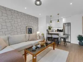 La Galerie Luxe 1BR King Bed Parking Inc