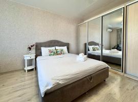 Простора 1к квартира в центрі Броварів, Hotel in Browary