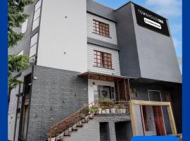 Vibhuti Khand में, होटल Townhouse Oak Arvindo Park Indira Nagar Formerly Rama Inn