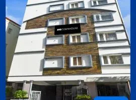Townhouse Aarav Business Hotel