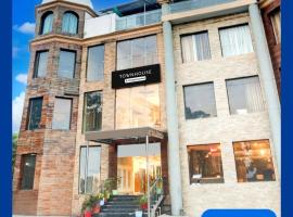 Townhouse by OYO Brahma Sarovar Formerly Krishna mahal, hotell sihtkohas Kurukshetra