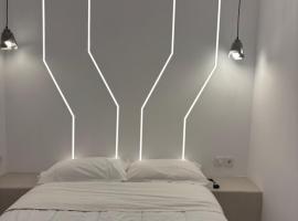 Smart Fira Stay -Designed Suites, khách sạn ở Fira