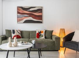 Kraken 2-BR Apartment by Makenzy Beach, hotel a Làrnaca