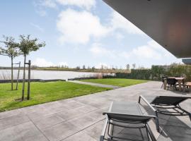 Strandhuis Nijstad luxury on fishing water Drenthe, Hotel in Hoogeveen