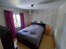 Cozy villa in Svanskog with sauna and guest house, hotel a Säffle