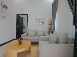 Rayhan Family Homestay, Hotel in Demangan