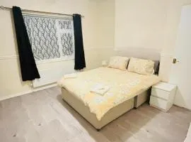 Pets - Parking - Patio - WiFi - Sleeps 4