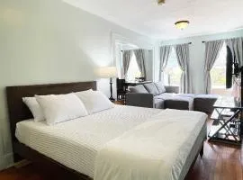 Stylish Hotel Style Suite in Geneva's Uptown Row