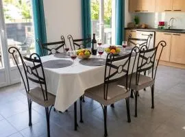 Gite 3 étoiles avec jardin et parking proche Libourne Saint Emilion et Bordeaux Le Ptit Coin de Soleil 1 a 6 personnes