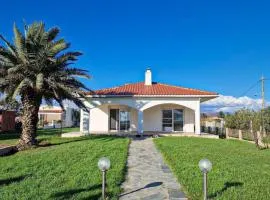 S&A Seafront Villa