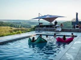 Hitton Séjours Nature - Gîte et éco lodges avec piscine