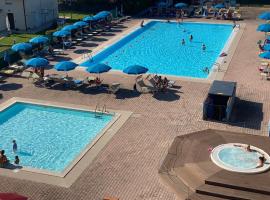 Aparthotel Costa Paradiso, hotel i Lido Adriano