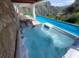 Heated Private Ozone Salt Pool, Hot Tub, Cinema Inside & Outside, Ping Pong, Billiard, Ps5, Playground, Giant Chess, Giant Monopoly, Table Football, 3x Surround Sound - Villa Rokka Luxe