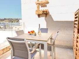 Viviani Court 2bd Modern Apt Xewkija Gozo - Happy Rentals, Hotel in Xewkija