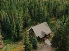 Lariat Lodge - Hot Tub, Yellowstone, Pizza Oven, Pets, Log Cabin