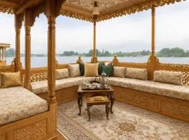 Imperial Group Of Houseboats