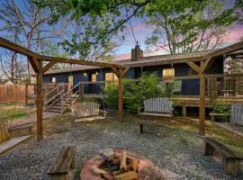Peaceful Nest Hot Tub Fireplace Fire Pit MORE
