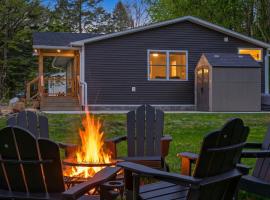 Catskills getaway with all modern comforts – hotel w mieście Kerhonkson