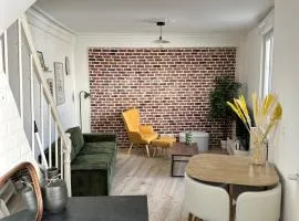 Cozy house 5 guests Downtown Laval Wi-Fi