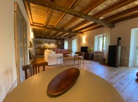 Borgo ca' del Becca Wine Relais, hótel í Bioglio