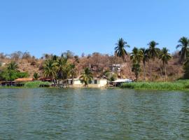 Villas Isla Montosa, hotel u gradu Coyuca de Benítez
