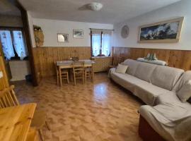 Appartamento La Casa di Violetta, hotel i Tonadico