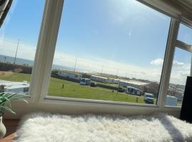 Sea View Holiday Home, hotel a Arbroath