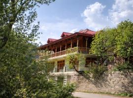 Ojhal Stays, hotel en Bathād