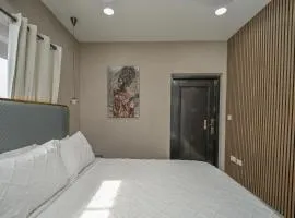Golden Pear Villa-MSV 10BR - 5 Fully Equipped Kitchens, Harbor & Sea Views