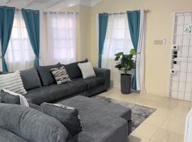 Modern 2-BR Villa - Ocho Rios, hotel a St Mary