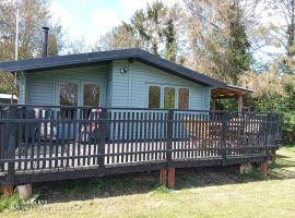 Lucksbridge Cabin, Hotel in North Drove Station