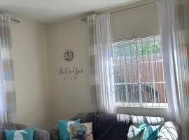 BreakFast Incl Adorable1BCottage Walk to the beach