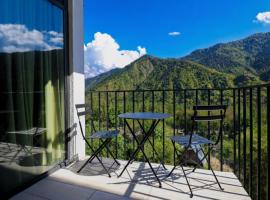 Emerald Borjomi Hotel โรงแรมในBorjomi