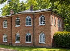 Lion House by Abbey House Stays