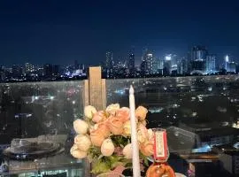 Modern Executive 1BR with Huge Balcony and Sunset View