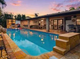 Sunny Paradise w Saltwater Pool Hot Tub Grill Sunrise