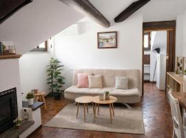 Mansarda in centro Menaggio con spiaggia privata e possibilità garage, hotel u gradu Menađo