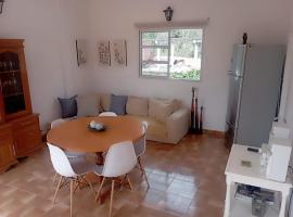 Rincon Del Colibri, hotel a Reyes