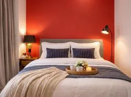 GRAND BLUE SUITE DI GIORGIO 10min from Piraeus port