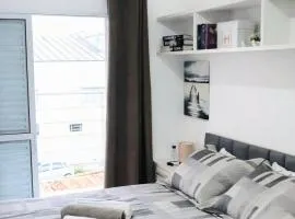 Apê completo com ar, estacionamento grátis próximo ao paraquedismo