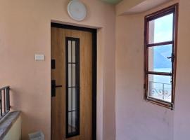 Casa Bianca Lake and Orrido Views BY ODO، فندق في نيسّو