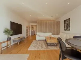 Dúgvan - studio - modern - quiet