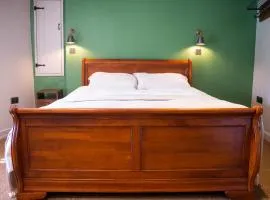 The Fox & Hounds Inn