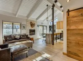 Walk to Main St and Slopes Ketchum Condo with Hot Tub