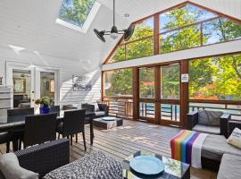 Casa Azur by Juniper Holiday + Home, מלון בUnion Pier